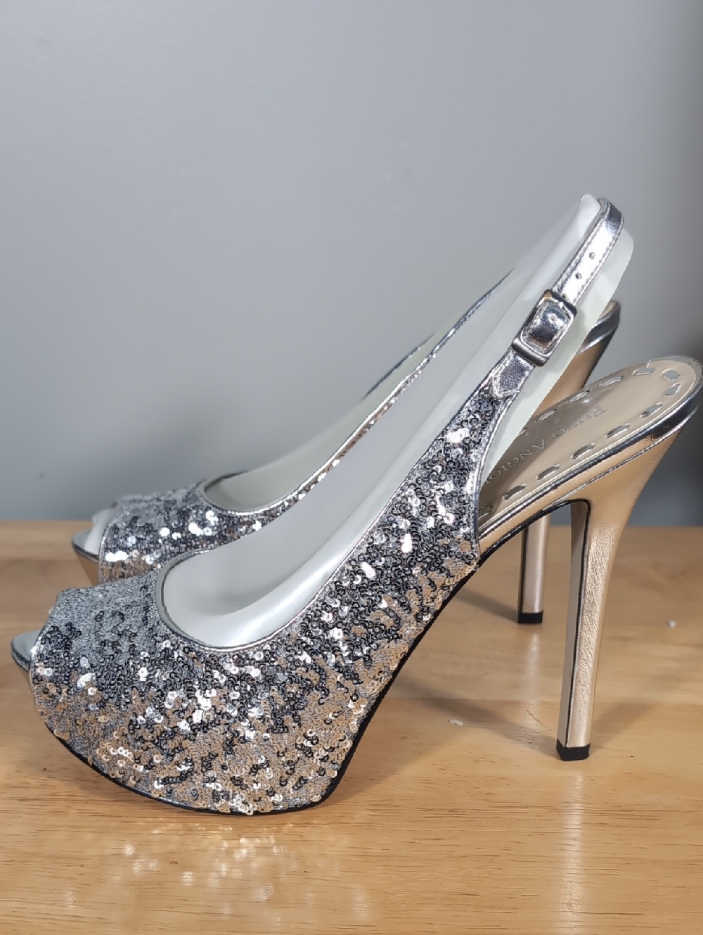New Enzo Angiolini Silver Sequin Peep-Toe Slingback Heels. 9.5M.